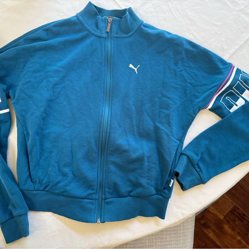 Women’s Puma sport jacket in size XS.